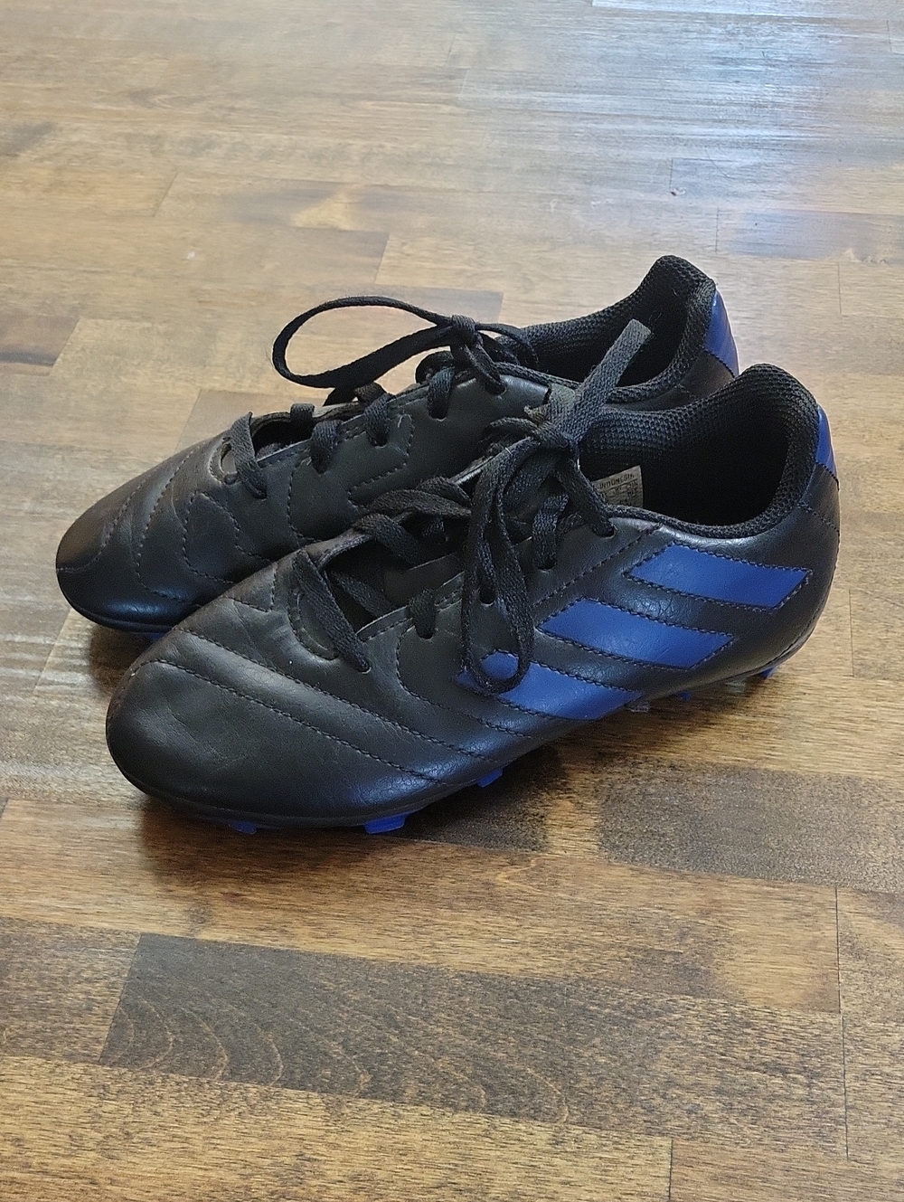 Unisex Youth Adidas Black and Blue Athletic Soccer Shoes Size 1